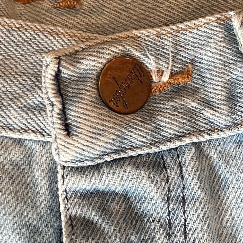 Vintage Wrangler highrise Jeans from Urban Renewal - Picture 2 of 12